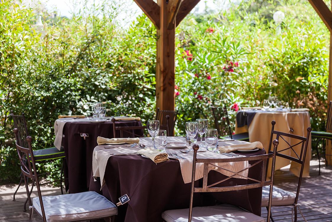 ホテル Logis Le Relais Sarrasin Vezenobres エクステリア 写真