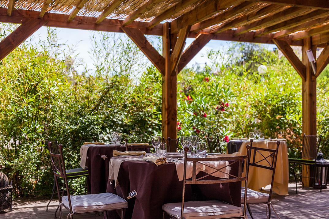 ホテル Logis Le Relais Sarrasin Vezenobres エクステリア 写真