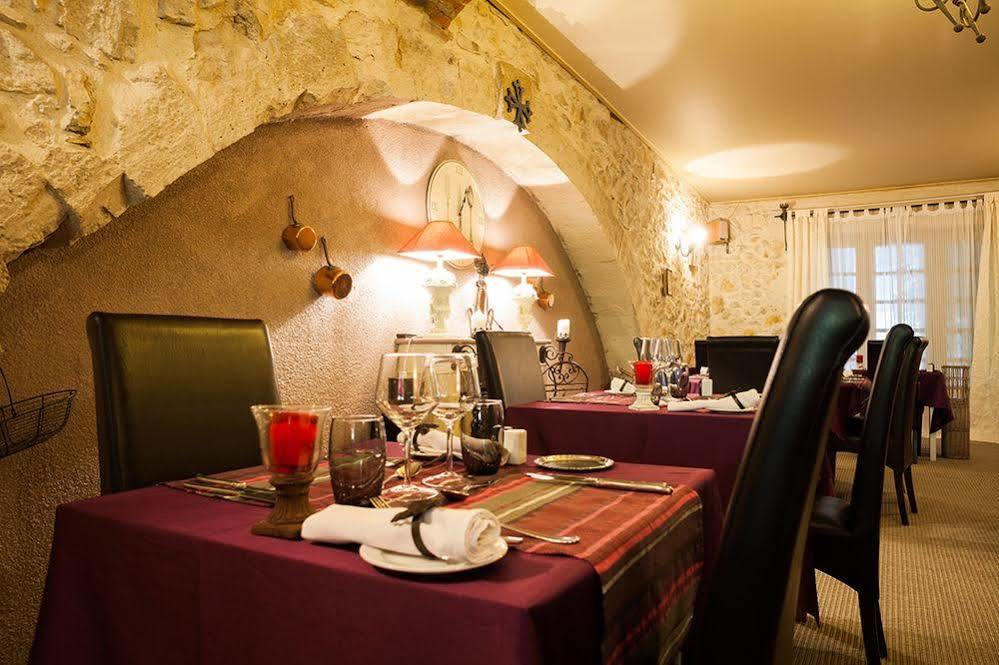 ホテル Logis Le Relais Sarrasin Vezenobres エクステリア 写真
