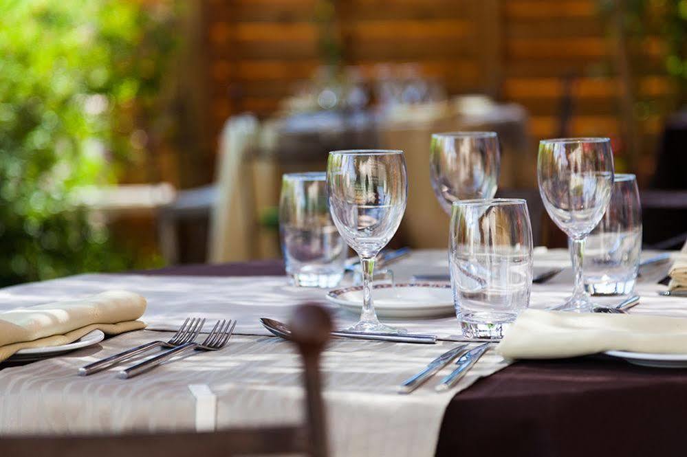 ホテル Logis Le Relais Sarrasin Vezenobres エクステリア 写真