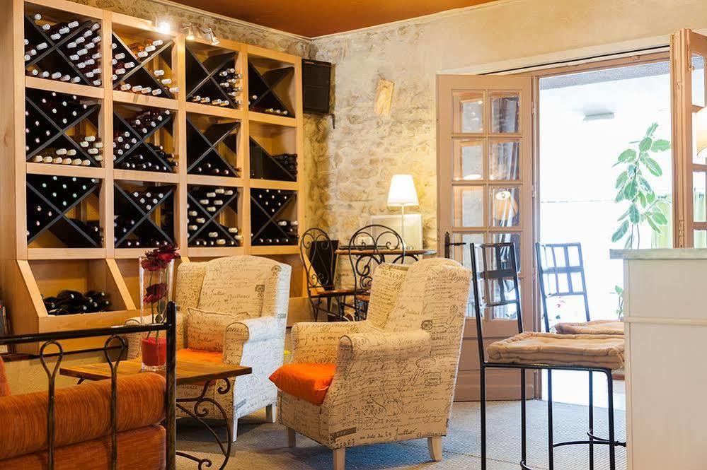ホテル Logis Le Relais Sarrasin Vezenobres エクステリア 写真